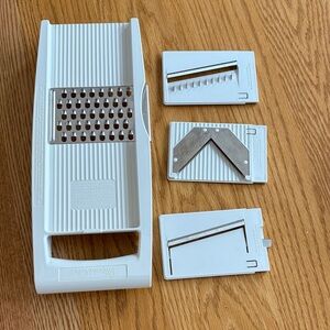 The Pampered Chef White Slicer Set Dicer Shredder Mandolin